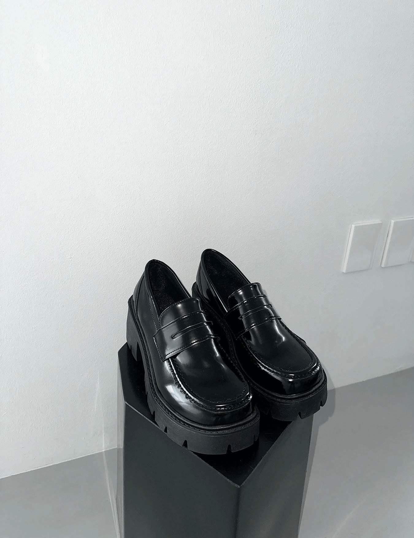glossy platform loafer (2color)